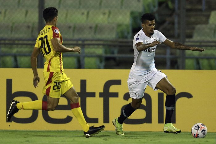 [COMENTE] Como você avalia o desempenho do Grêmio na vitória diante do Aragua?