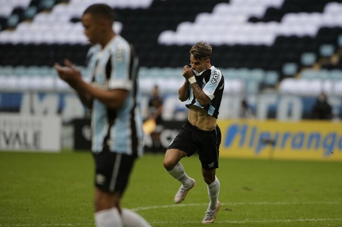 Destaque do tetra, Ferreira comenta sonho de chegar à Seleção e rebate críticas: Olha o peladeiro aí