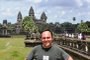 Aidir Parizzi nos templos de Angkor, no Camboja<!-- NICAID(14789560) -->