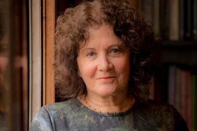 Autora Maria José Silveira<!-- NICAID(14789505) -->