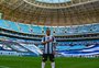 Douglas Costa se emociona ao visitar a Arena: "Estou voltando para casa para ser campeão"