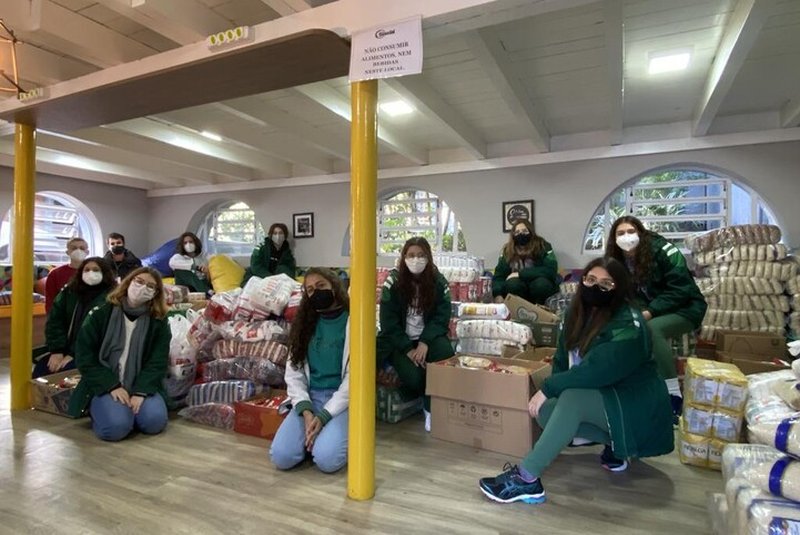 Escola de São Leopoldo faz campanha de arrecadação de alimentos<!-- NICAID(14793942) -->