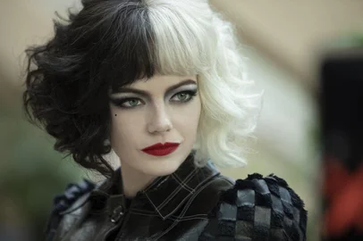 Emma Stone as Estella in Disneyâ€™s live-action CRUELLA. Photo by Laurie Sparham. Â© 2021 Disney Enterprises Inc. All Rights Reserved.<!-- NICAID(14791951) -->