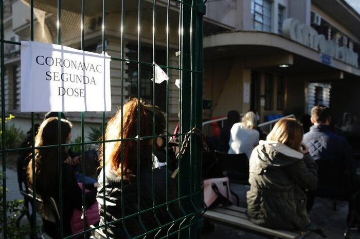 Fila no Centro de Saúde Modelo