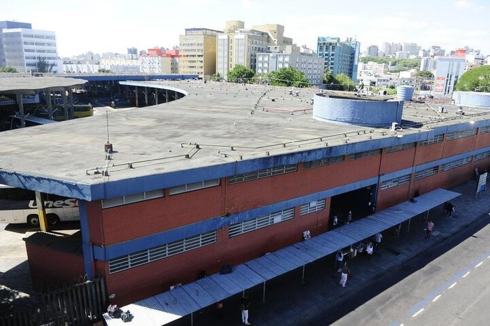 A principal mudança daria fim às paradas dos ônibus de linha na lateral da rodoviária, liberando a saída da cidade