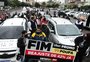 Motoristas de aplicativo fazem protesto pelas ruas de Porto Alegre