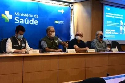 Coletiva do Ministério da Saúde<!-- NICAID(14807693) -->