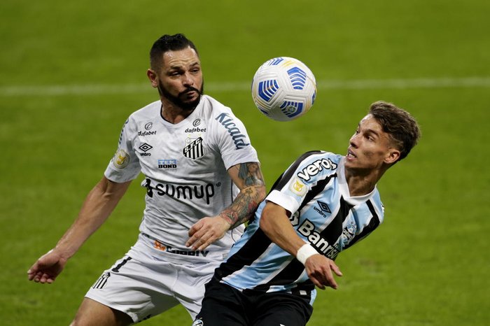 Confira a tabela atualizada do Brasileirão após o empate do Grêmio diante do Santos