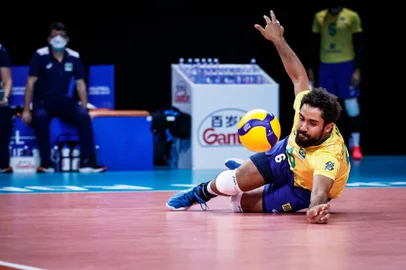 Caxiense Fernando Kreling, o Cachopa, foi campeão da Liga das Nações e confirmado na lista final da seleção brasileira masculina de vôlei para a Olimpíada de Tóquio<!-- NICAID(14819207) -->