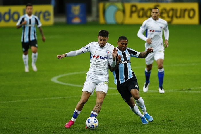 Com pênaltis desperdiçados, Grêmio empata sem gols com Fortaleza em Porto Alegre