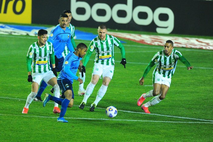 Notas da partida: Matheus Henrique e Paulo Miranda são os piores do Grêmio em derrota