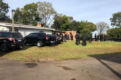Mais de 350 policiais federais, militares e civis participam da operação no norte do RS