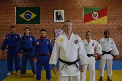 PORTO ALEGRE, RS, BRASIL, 30-06-2021: Judocas da Sogipa que participarão das Olimpíadas de Tóquio durante treino no clube. Atletas: Mayra Aguiar, Maria Portela, Ketlyen Quadros, Daniel Cargnin e Rafael Macedo. (Foto: Mateus Bruxel / Agência RBS)Indexador: Mateus Bruxel<!-- NICAID(14821971) -->