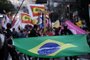 CAXIAS DO SUL, RS, BRASIL, 03/07/2021 - Manifestação contra o presidente Jair Bolsonaro reúne centenas de paesoas na praça Dante. (Marcelo Casagrande/Agência RBS)<!-- NICAID(14825040) -->