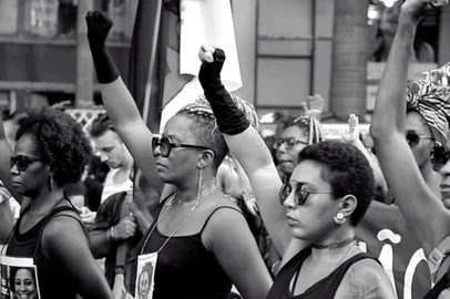 Cena de Sementes - Mulheres Pretas no Poder<!-- NICAID(14826861) -->