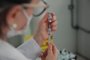 CAXIAS DO SUL, RS, BRASIL (03/06/2021)Professores recebem primeira dose da vacina Oxford/AstraZeneca em UBSs de Caxias do Sul. Na foto, UBS Cruzeiro. (Antonio Valiente/Agência RBS)<!-- NICAID(14799766) -->