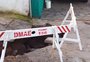 Após um mês, buraco na calçada é fechado em Porto Alegre