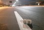 Carro é apedrejado na freeway, e PRF apreende adolescentes