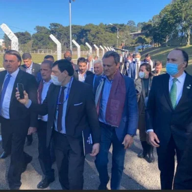 Mauro Pereira na comitiva do Bolsonaro em Caxias.  Crédito Presidência da República, divulgação.<!-- NICAID(14834868) -->