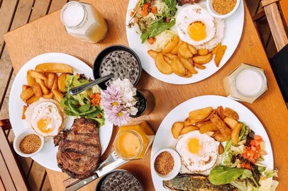 a la minuta , prato feito, porto alegre, destemperados<!-- NICAID(14849389) -->