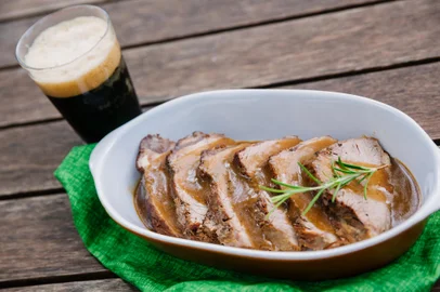 PORTO ALEGRE, RS, BRASIL, 09/03/2017 : Receitas com cerveja para o St. Patricks Day. (Omar Freitas/Agência RBS)Indexador: Omar Freitas<!-- NICAID(12788312) -->