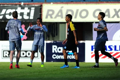 CAXIAS DO SUL, RS, BRASIL, 02/08/2021. Caxias x Glória de Vacaria, jogo-treino realizado no estádio Centenário. (Porthus Junior/Agência RBS)Indexador:                                 <!-- NICAID(14851794) -->