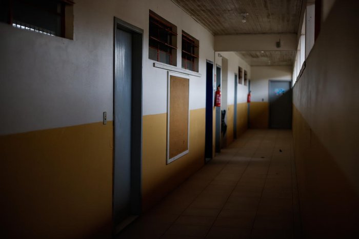 Escola Estadual de Ensino Fundamental Portão Velho, em Portão, convive com a falta de energia