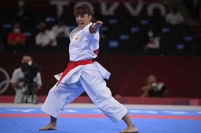 Spains Sandra Sanchez Jaime performs in the womens kata ranking round of the karate competition during the Tokyo 2020 Olympic Games at the Nippon Budokan in Tokyo on August 5, 2021. (Photo by Alexander NEMENOV / AFP)<!-- NICAID(14854533) -->