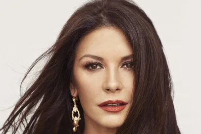 Catherine Zeta-Jones será Mortícia em Wednesday<!-- NICAID(14858514) -->