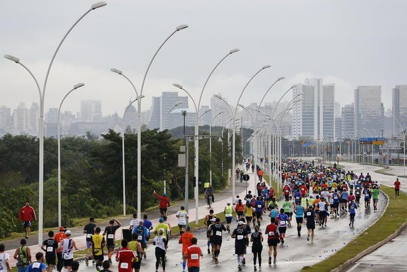 PORTO ALEGRE, RS, BRASIL, 14-06-2015: 32ª Maratona Internacional de Porto Alegre. (Foto: Mateus Bruxel / Agência RBS)