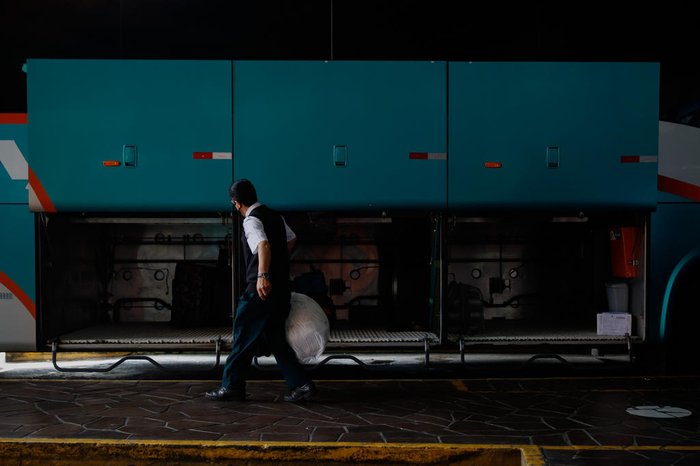 Uso do bagageiro dos ônibus para transporte de mercadorias é uma das alternativas no setor