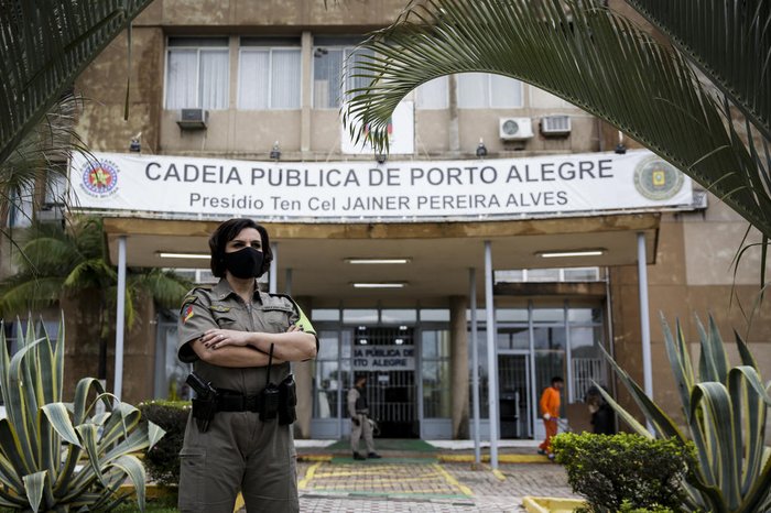 Em 16 de julho, a oficial se tornou a primeira mulher a dirigir o complexo, que hoje tem 3,5 mil detentos