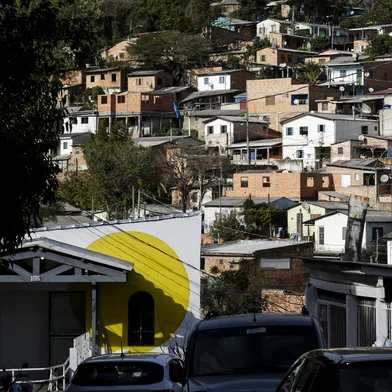 PORTO ALEGRE, RS, BRASIL, 13-08-2021: Sede do Coletivo Autonomo Morro da Cruz, no bairro Sao Jose, onde, entre outros trabalhos educacionais, moradores da comunidade podem receber acompanhamento psicologico. Saude mental na periferia de Porto Alegre. (Foto: Mateus Bruxel / Agencia RBS)Indexador: Mateus Bruxel<!-- NICAID(14861792) -->