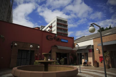 PORTO ALEGRE, RS, BRASIL - Última exibição de cinema no Guion. Dono do Guion anunciou que neste sábado ocorrerá as últimas exibições de cinema no Guion. Acompanhamos o movimento e fizemos um ambiental da despedida.Foto: Jefferson Botega / Agencia RBSIndexador: Jeff Botega<!-- NICAID(14881726) -->