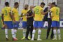 Brazils coach Tite (2-R) talk to his players after employees of the National Health Surveillance Agency (Anvisa) entered to the field during the South American qualification football match for the FIFA World Cup Qatar 2022 between Brazil and Argentina at the Neo Quimica Arena, also known as Corinthians Arena, in Sao Paulo, Brazil, on September 5, 2021. (Photo by NELSON ALMEIDA / AFP)Editoria: SPOLocal: Sao PauloIndexador: NELSON ALMEIDASecao: soccerFonte: AFPFotógrafo: STF<!-- NICAID(14881956) -->