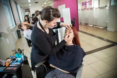 Salão de beleza<!-- NICAID(14889146) -->