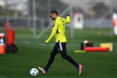 2021-07-28 Treino do Internacional no CT Parque Gigante. Foto Ricardo Duarte/InternacionalNa foto: Gabriel Mercado
