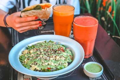 e sucos, destemperados, porto alegre, suco, salada<!-- NICAID(14694770) -->