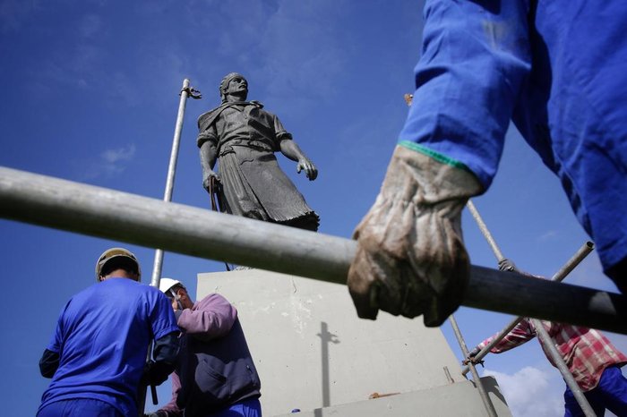 Barras de uma polegada serão acopladas na base, para dar firmeza na remoção