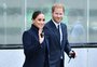 Harry e Meghan Markle comparecem a primeiro evento público após nascimento da filha caçula