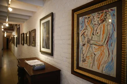 PORTO ALEGRE, RS, BRASIL - 01.10.2021 - A Galeria Duque abrirá, neste sábado (2), uma exposição dedicada aos 60 anos do Atelier Livre Xico Stockinger, ocupando os seus quatro andares, misturando obras de nomes consagrados e, também, de jovens artistas. (Foto: Félix Zucco/Agencia RBS)<!-- NICAID(14904073) -->