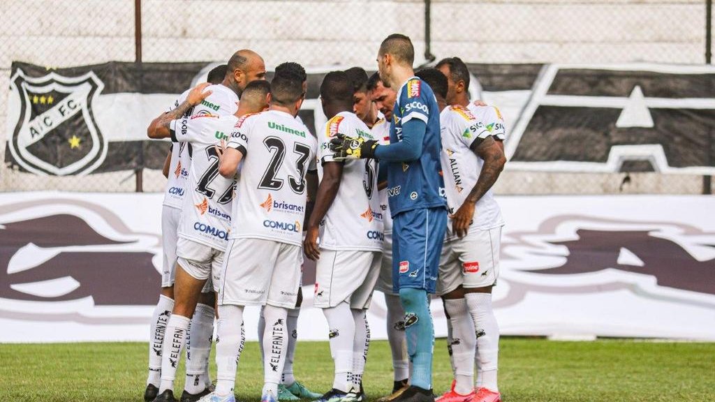 Após deixar o Vitória, lateral reforça o América-RN na Série C do Brasileiro