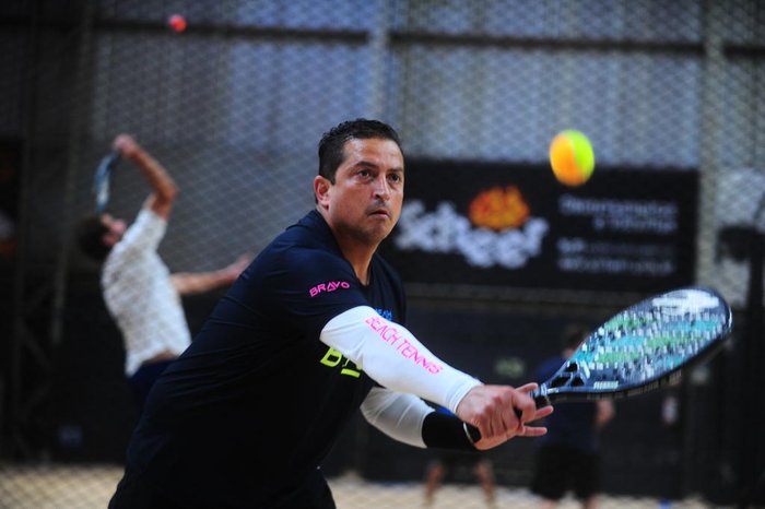 Pés na areia: beach tennis vira esporte da vez e conquista cada vez mais  adeptos na Serra