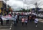 Familiares e amigos de vendedor ambulante morto em frente a açougue fazem protesto em Alvorada