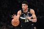 Milwaukee Bucks forward Giannis Antetokounmpo controls the ball during the NBA basketball match between Milwaukee Bucks and Charlotte Hornets at The AccorHotels Arena in Paris on January 24, 2020. (Photo by Anne-Christine POUJOULAT / AFP)Editoria: SPOLocal: ParisIndexador: ANNE-CHRISTINE POUJOULATSecao: basketballFonte: AFPFotógrafo: STF<!-- NICAID(14913735) -->