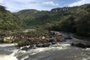 Bombeiros continuam buscas de morador de Caxias que desapareceu no Rio Pelotas após passar com caminhonete em ponte. <!-- NICAID(14915447) -->