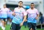 Jogadores do Grêmio doam camisas autografadas para leilão que ajudará no combate ao câncer de mama