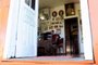 CAXIAS DO SUL, RS, BRASIL, 19/10/2021 - O acordeonista Gilney Bertussi vai mostrar fotos, documentos e objetos que ajudam a contar a história centenária do envolvimento da família com a música. Em especial objetos que remetem à memória de seus avós, Fioravante e Juvelima, grandes homenageados da Live Juvelina. (Marcelo Casagrande/Agência RBS)<!-- NICAID(14919234) -->