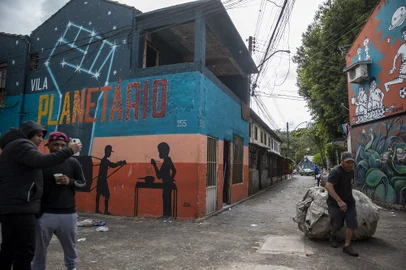 Jefferson Botega / Agencia RBS Vila Planetário - Porto Alegre - Os Supridores