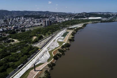 PORTO ALEGRE, RS, BRASIL, 21-10-2021: Pista de skate e quadras esportivas no trecho 3 da orla do Guaiba. (Foto: Mateus Bruxel / Agencia RBS)Local: Lagoa Dos Patos<!-- NICAID(14921278) -->